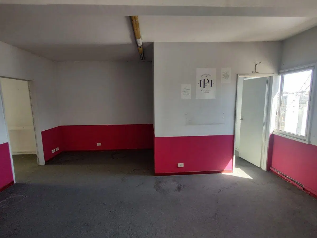 OFICINA EN DOS PISOS EN VENTA EN BALVANERA C/BAÑO 5