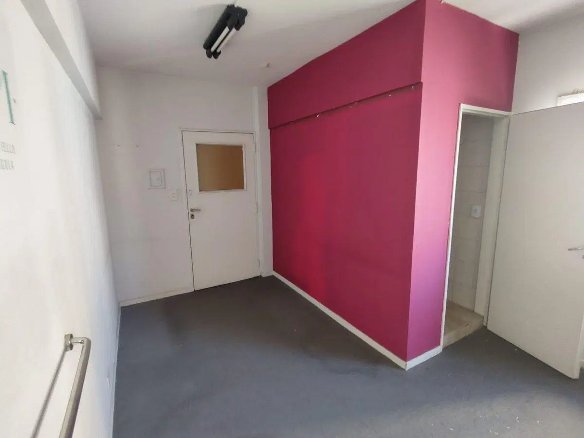OFICINA EN DOS PISOS EN VENTA EN BALVANERA C/BAÑO 3