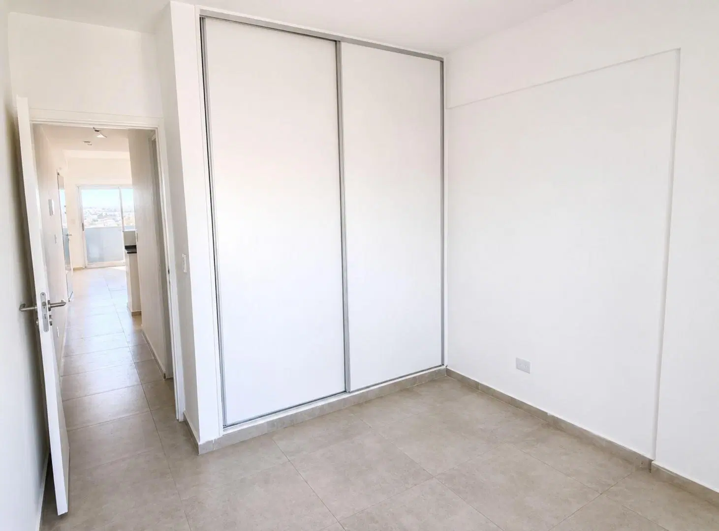 DEPTO 2 Ambientes EN VENTA en LANUS al Frente 4