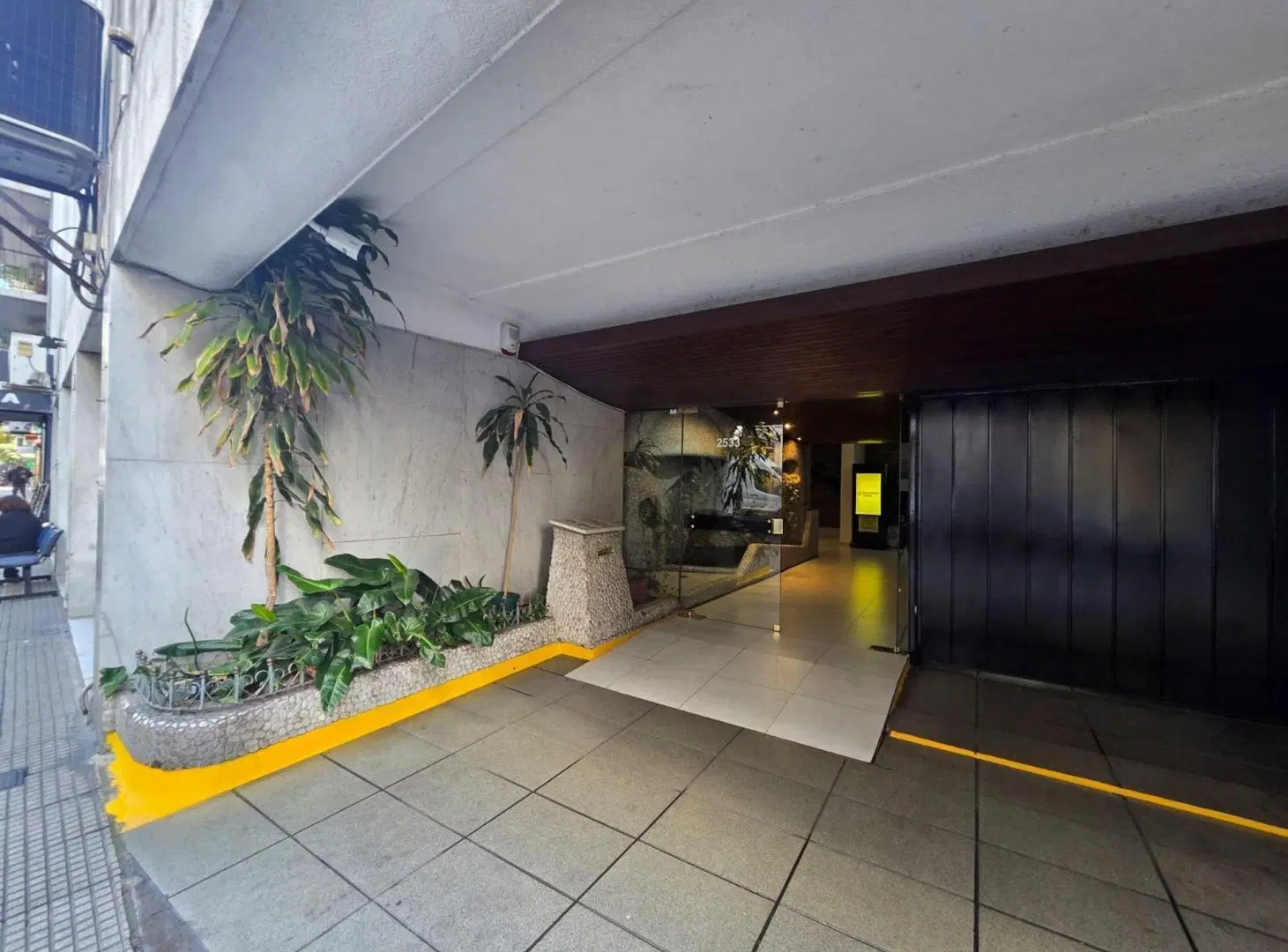 COCHERA   VENTA ZONA ONCE en Edificio Escrituradas 3