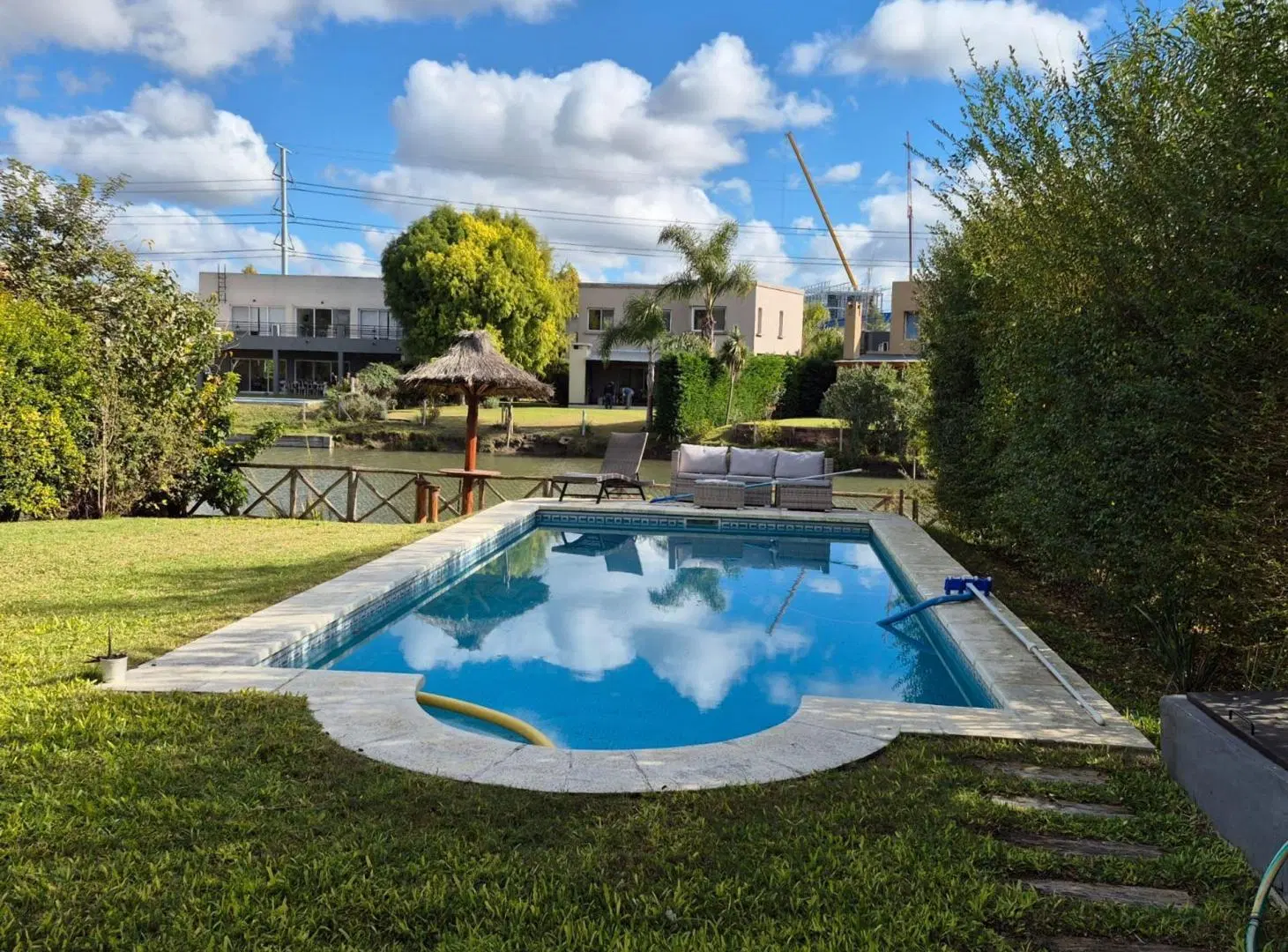VENTA CASA. BARRIO BARRANCAS DE SANTA MARIA. TIGRE 4