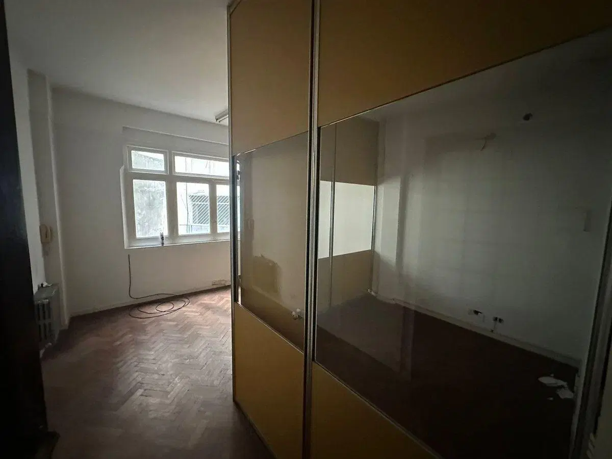 Alquiler Excelentes Oficinas 40 m² Frente y Contra 5