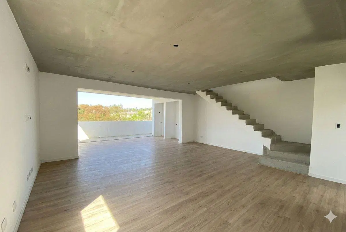 Depto 4 amb, duplex c/parrilla y pileta - APSU 5