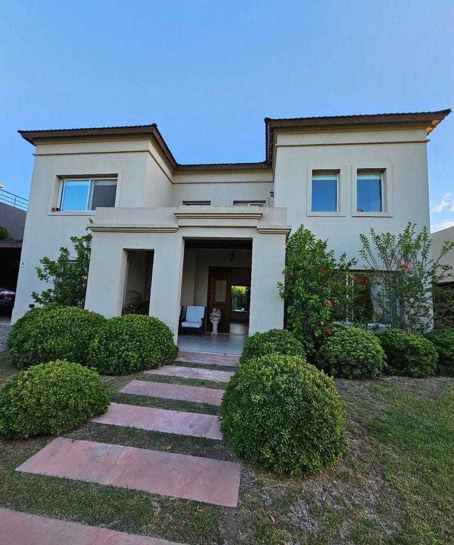 Venta de casa en san isidro labrador lote interno