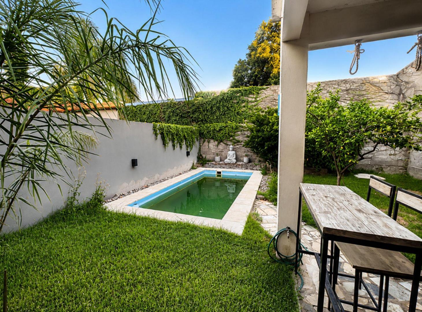 VENTA Casa Lanús pileta quincho parrilla terraza