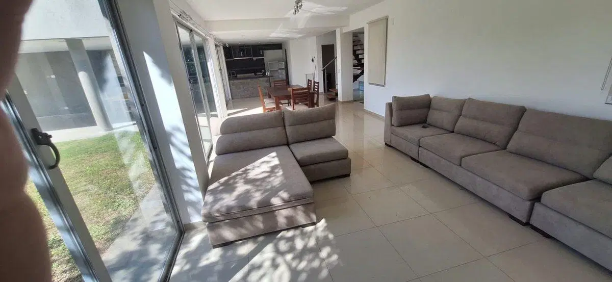 CASA 3 DORM EN ALQUIL JARDIN PILETA MUELLE AL AGUA 3