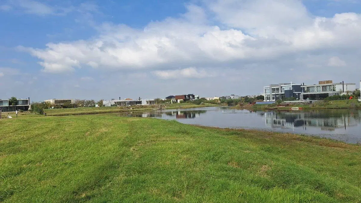 VENTA LOTE  AL AGUA BARRIO-COSTAS, PUERTOS 8