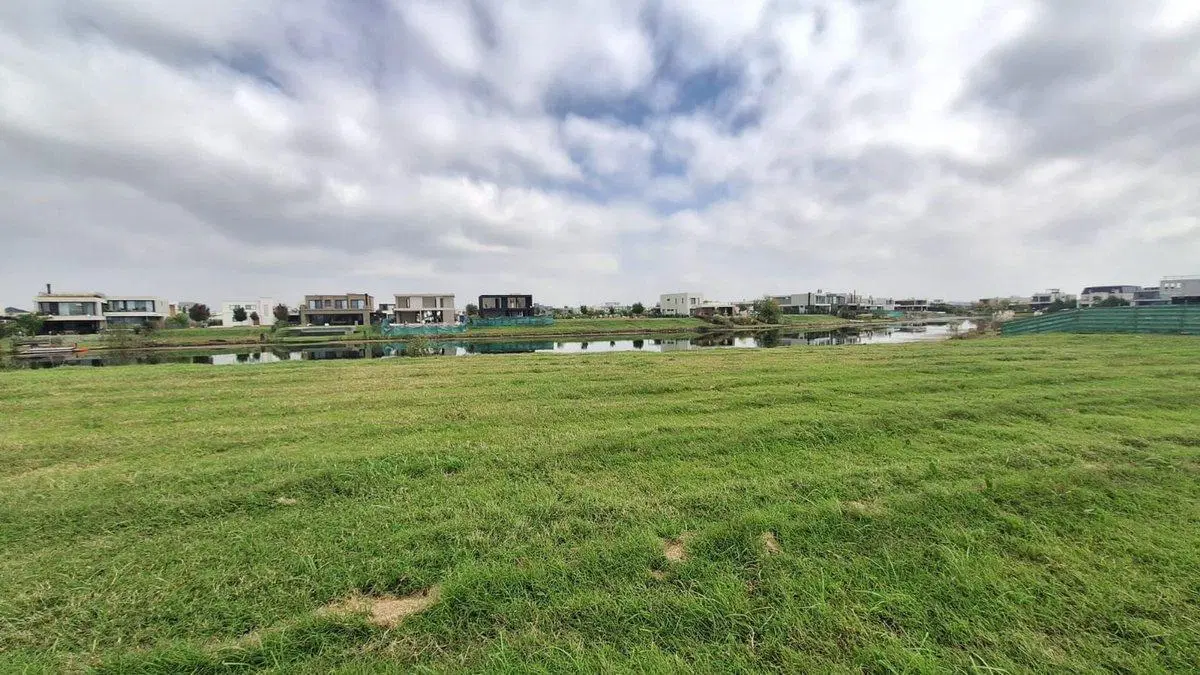 VENTA LOTE  AL AGUA BARRIO-COSTAS, PUERTOS 5