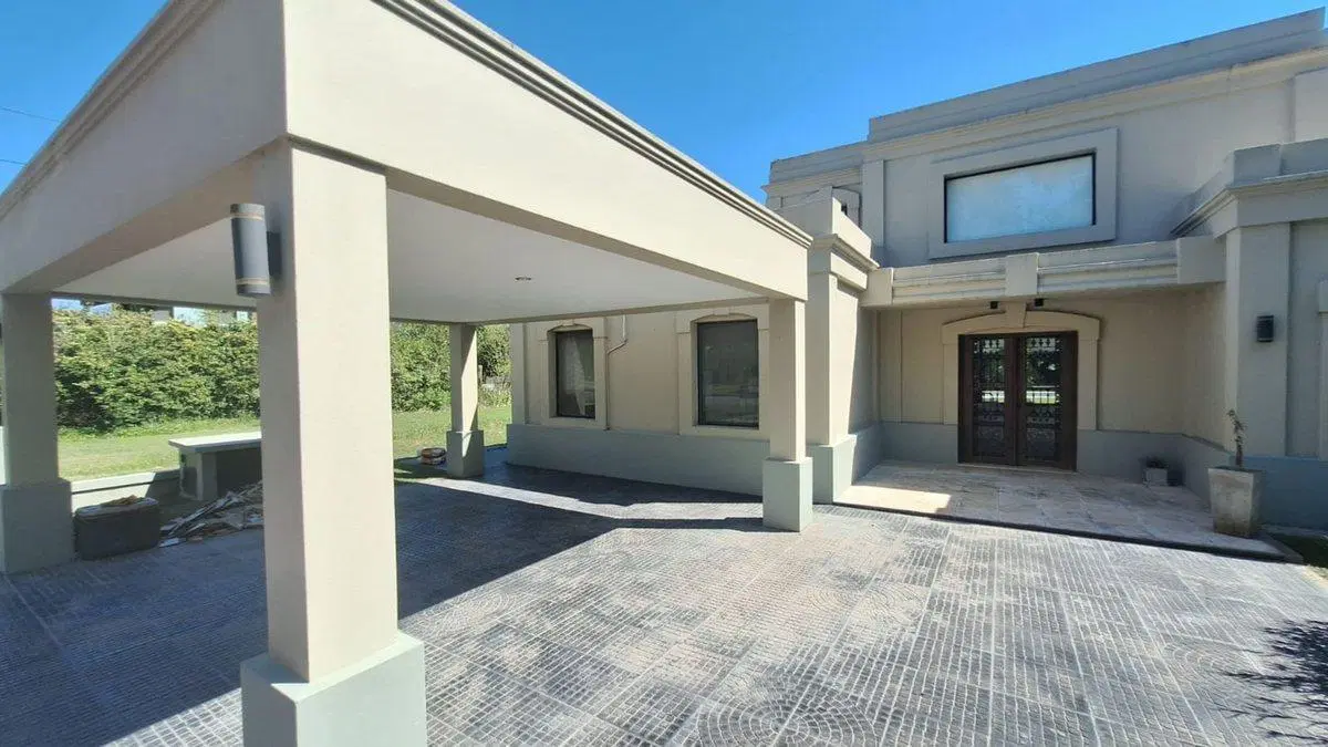 VENTA CASA BARRIO C.U.B.E. 4 DORM QUINCHO PILETA 3