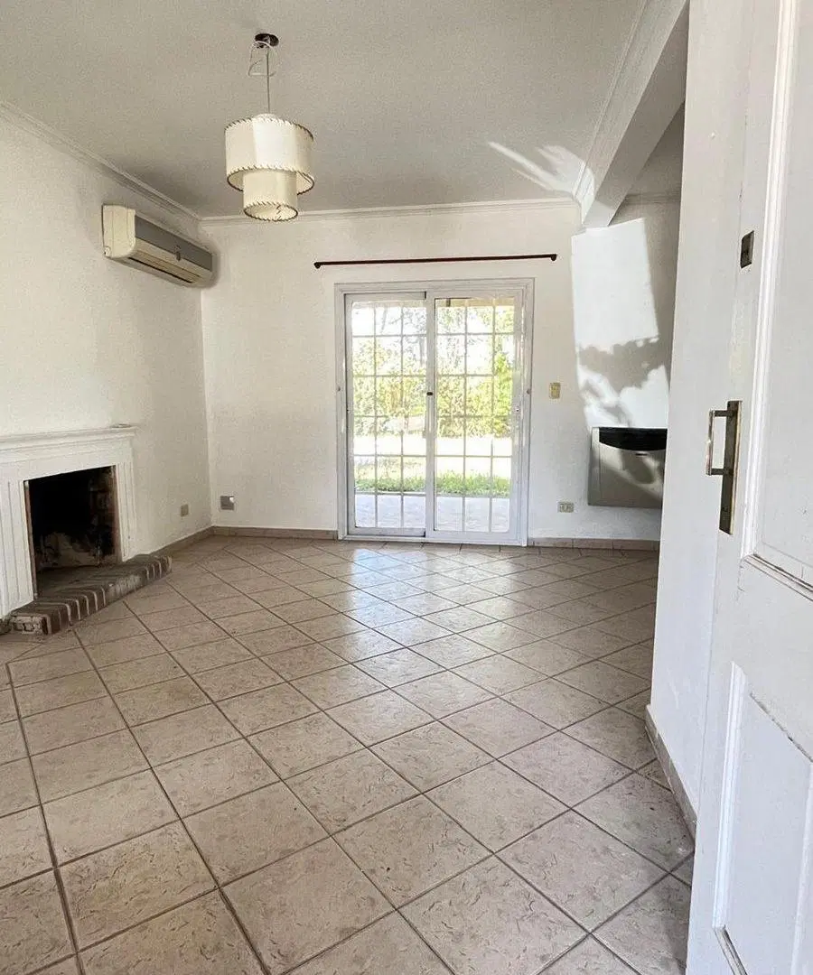 VENTA CASA C/PILETA B.PRIVADO JARDINES DE ESCOBAR 3