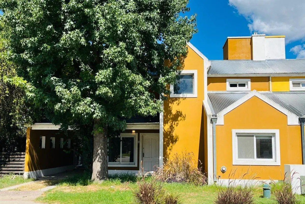 VENTA CASA C/PILETA B.PRIVADO JARDINES DE ESCOBAR 5