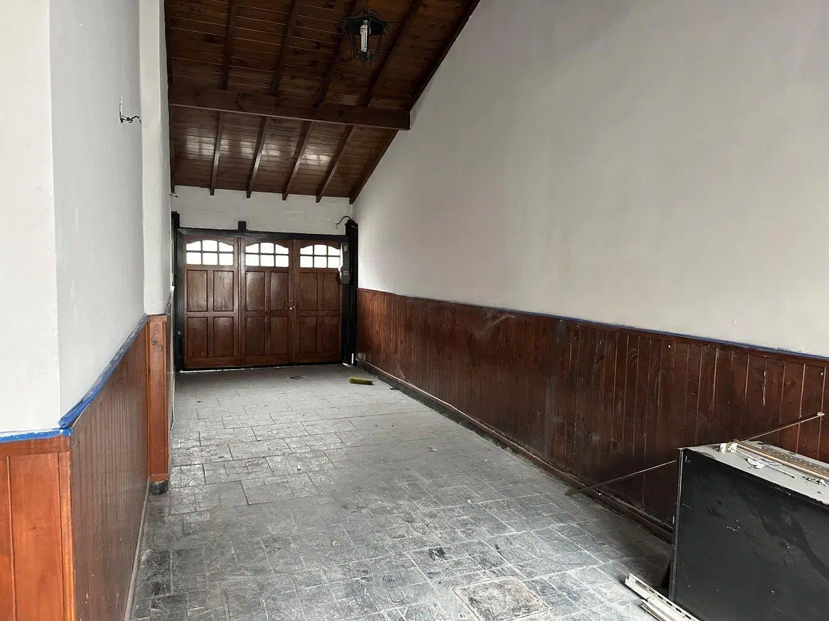 CASA TRIPLEX , Coch. 2 autos/ Quincho Zona Resid. 4