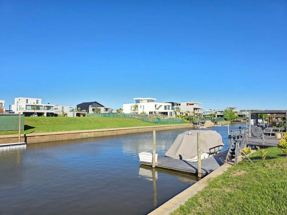 VENTA LOTE A LA LAGUNA EL YACHT NORDELTA 2