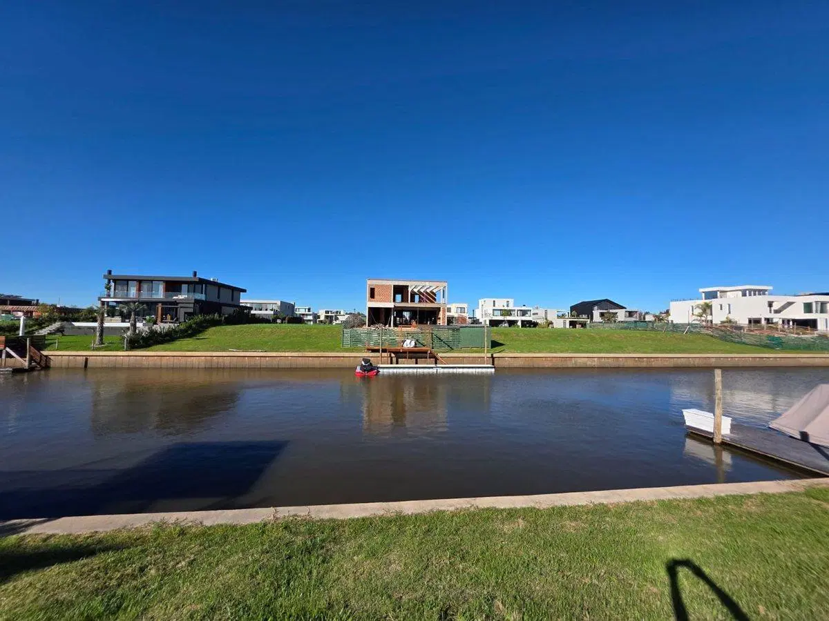 VENTA LOTE A LA LAGUNA EL YACHT NORDELTA 3