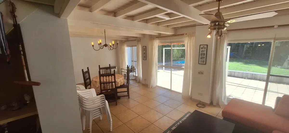CASA VENTA NAUTICO ESCOBAR C/PILETA A REFACCIONAR 2