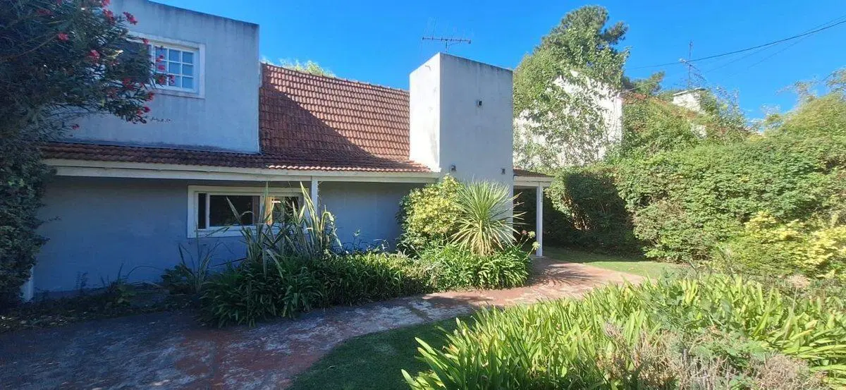 CASA VENTA NAUTICO ESCOBAR C/PILETA A REFACCIONAR 4