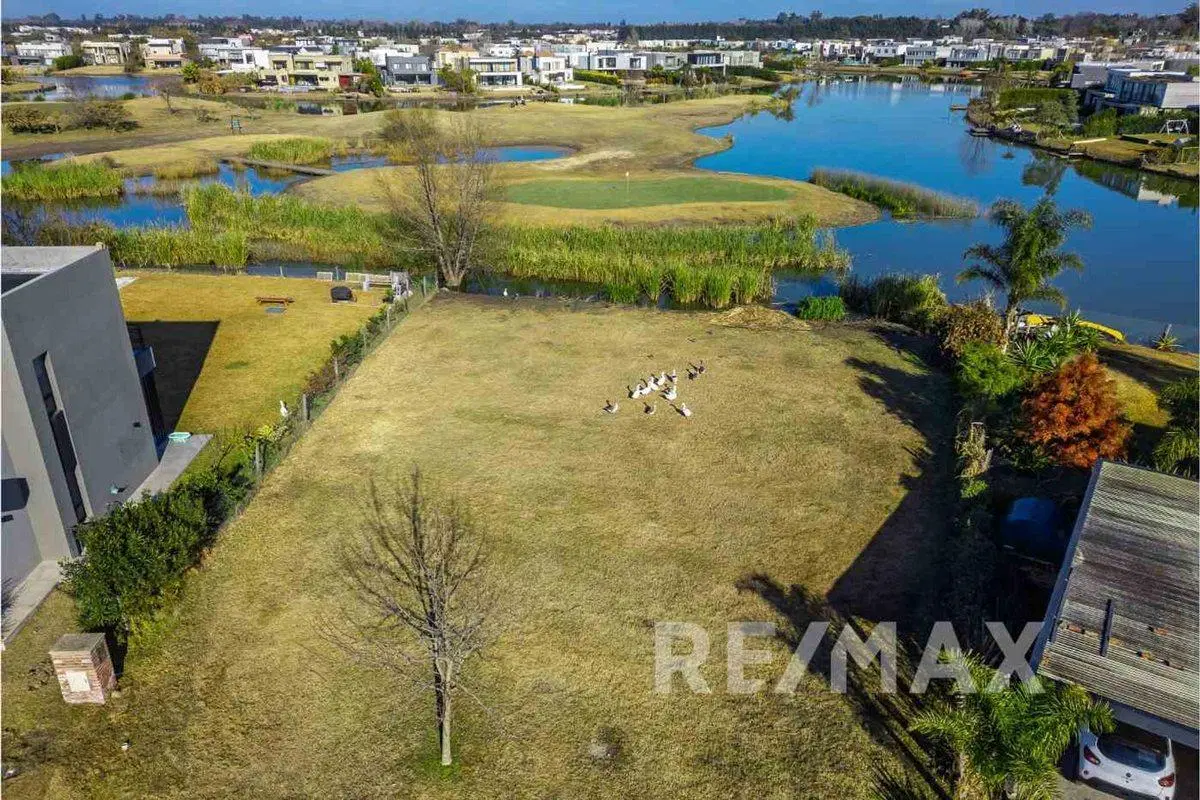 VENTA EN CANTON GOLF AL AGUA Y AL CAMPO DE GOLF 5