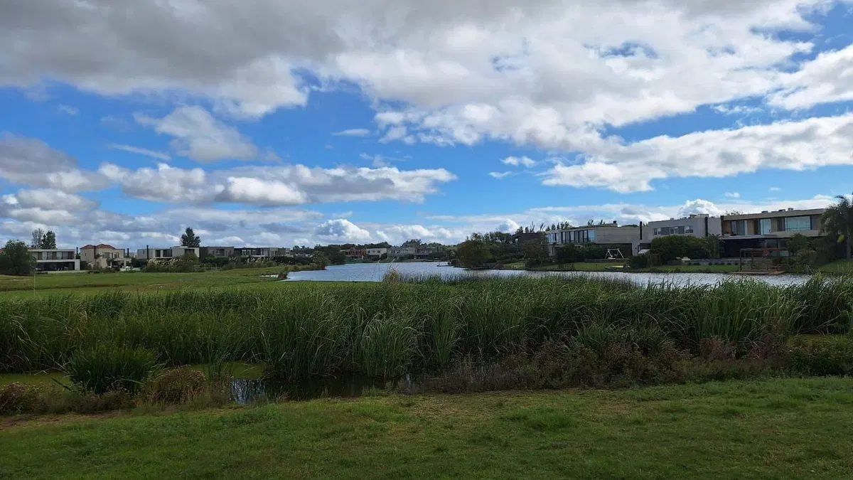 VENTA EN CANTON GOLF AL AGUA Y AL CAMPO DE GOLF 3