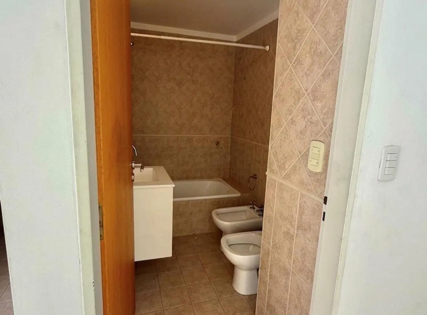 VENTA MONOAMBIENTE CON AMENITIES Y COCHERA URQUIZA 5