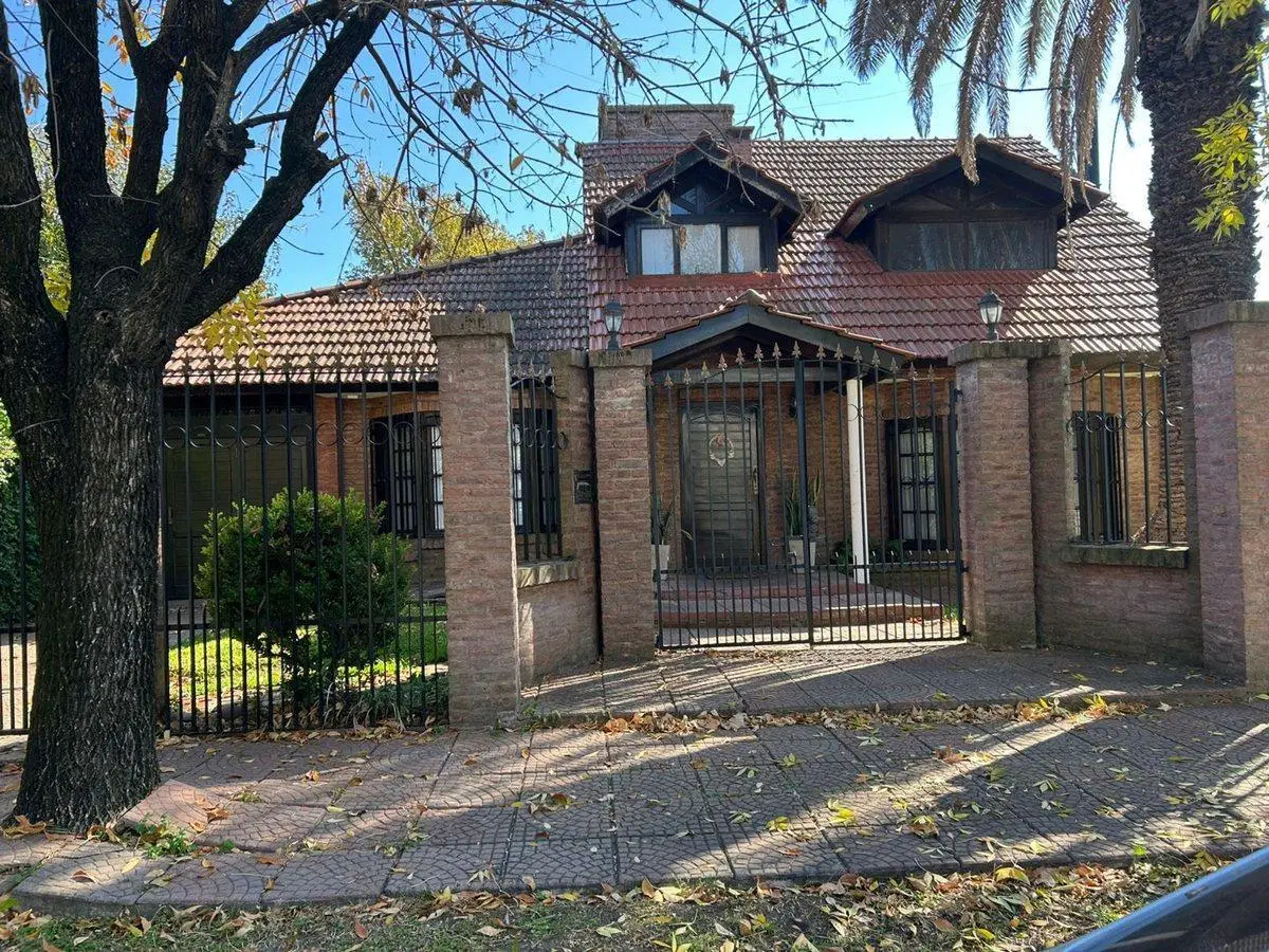 Casa 4 amb VENTA en Ituzaingó C/parque y pileta 4