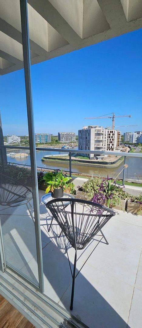 VENTA 2 AMB CON TERRAZA AL RIO/COCHERA/BAULERA