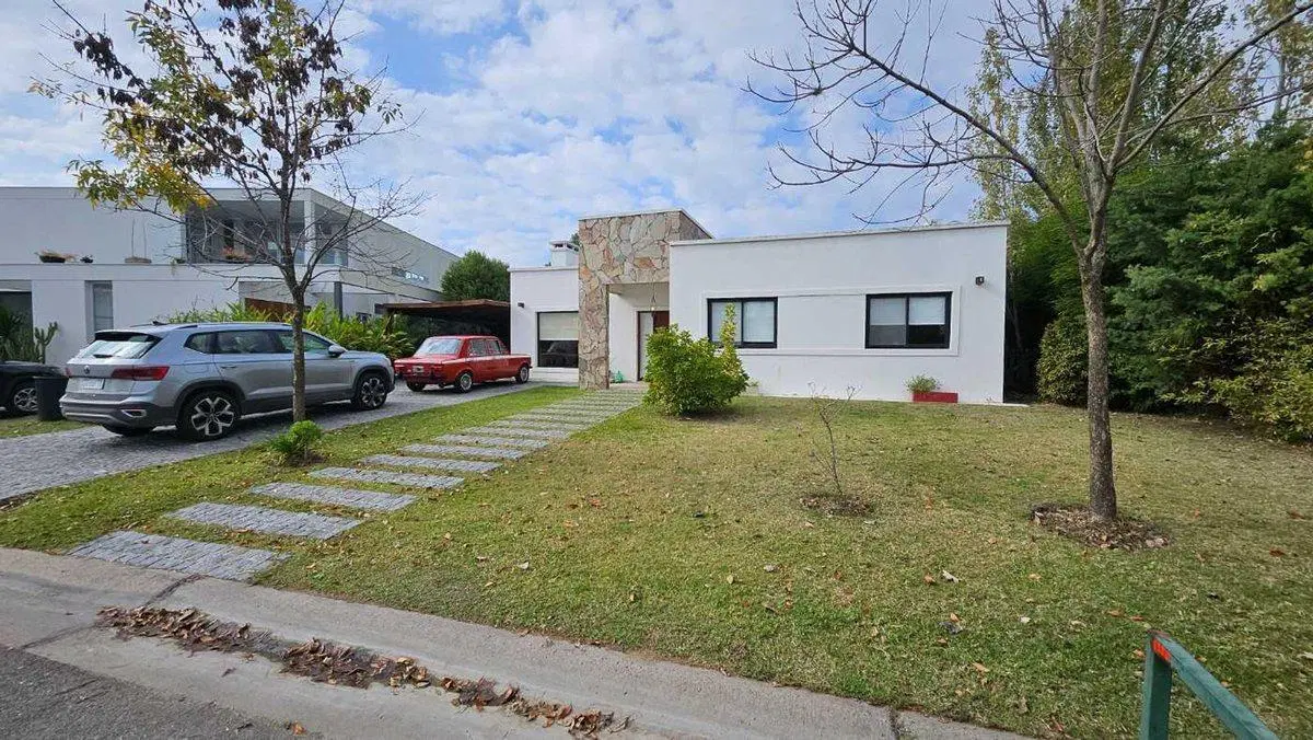 CASA UNA PLANTA ALQUILER Bo S FRANCISCO AL AGUA 5