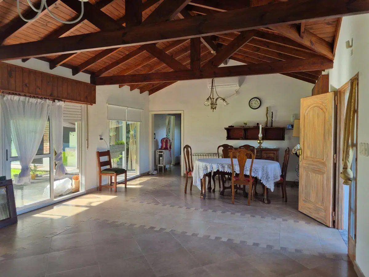 CASA EN VENTA EN CAPILLA DEL SEÑOR CON PILETA. 5
