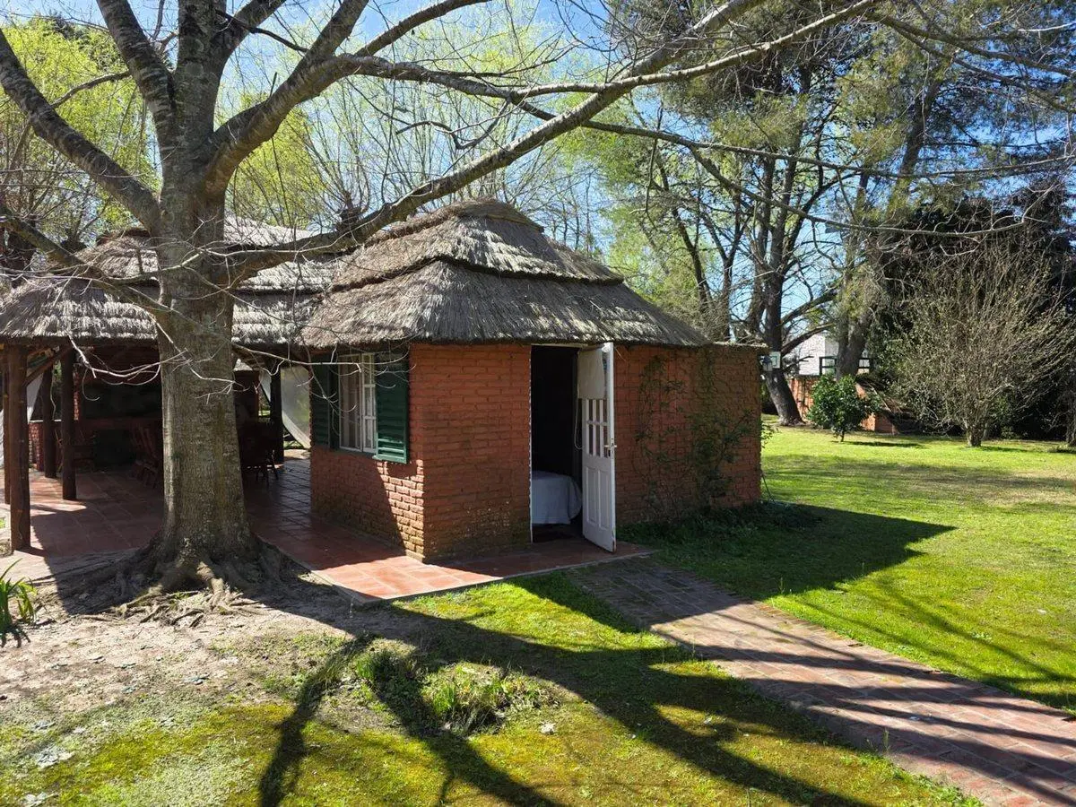 VENTA CASA 5 AMB BARRIO PARQUE LA VERDAD GRAN LOTE 8