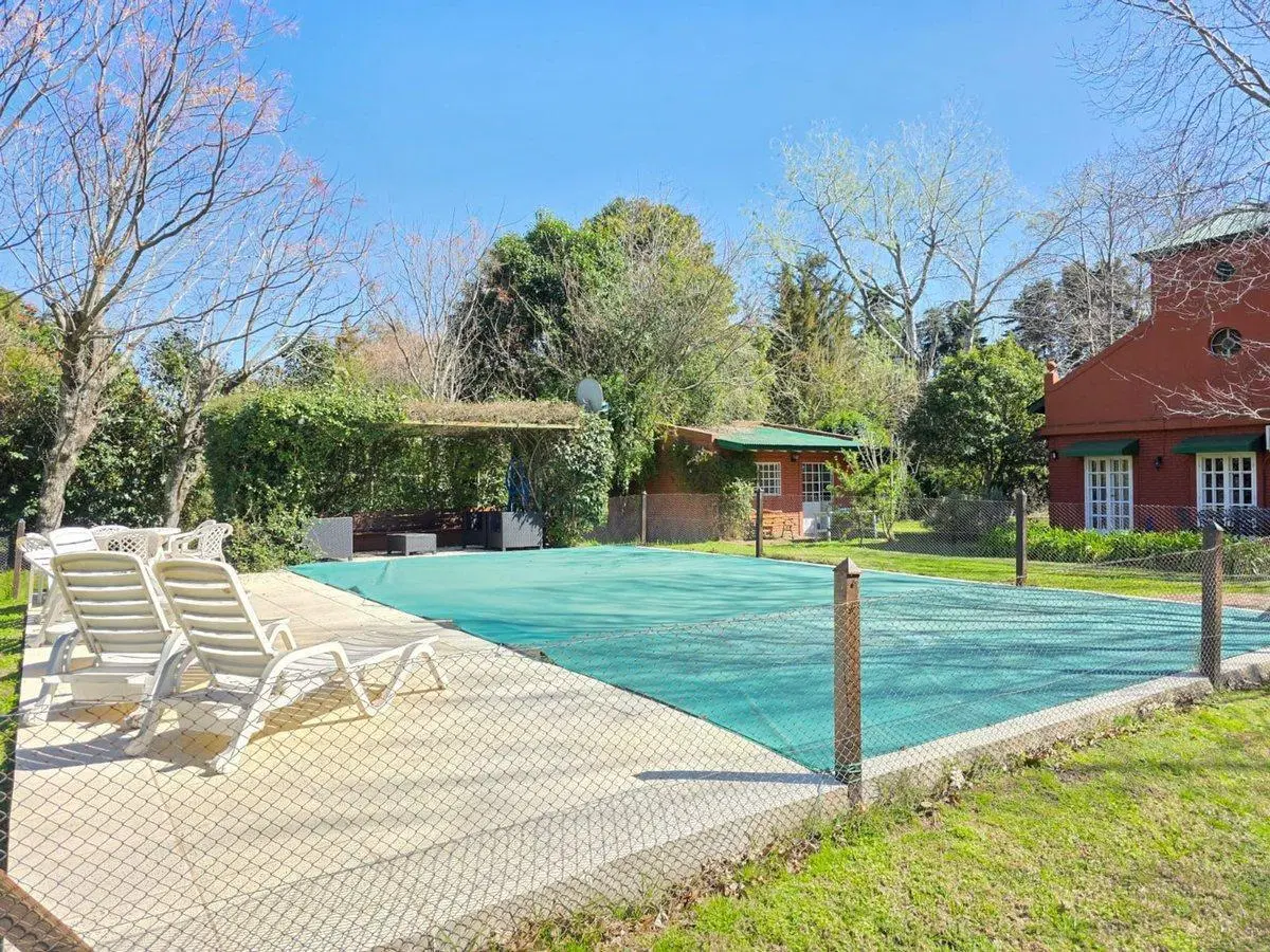 VENTA CASA 5 AMB BARRIO PARQUE LA VERDAD GRAN LOTE 4