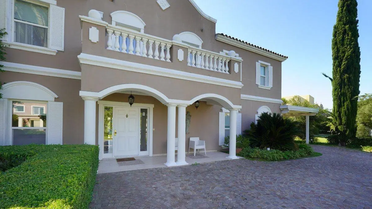 CASA EN VENTA EN LA ISLA, NORDELTA, AL LAGO 5