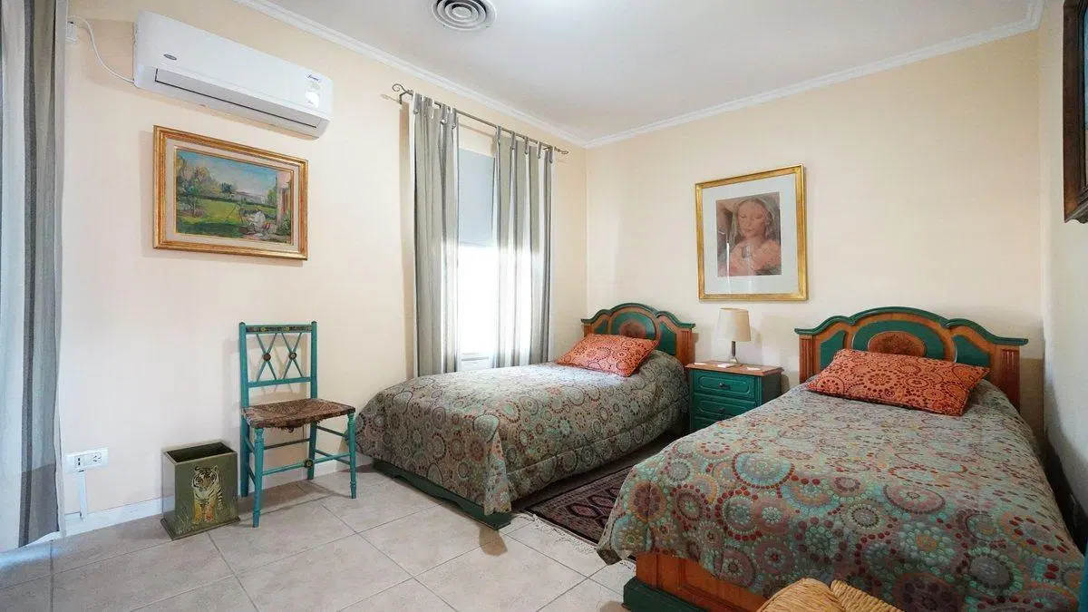 CASA EN VENTA EN LA ISLA, NORDELTA, AL LAGO 8