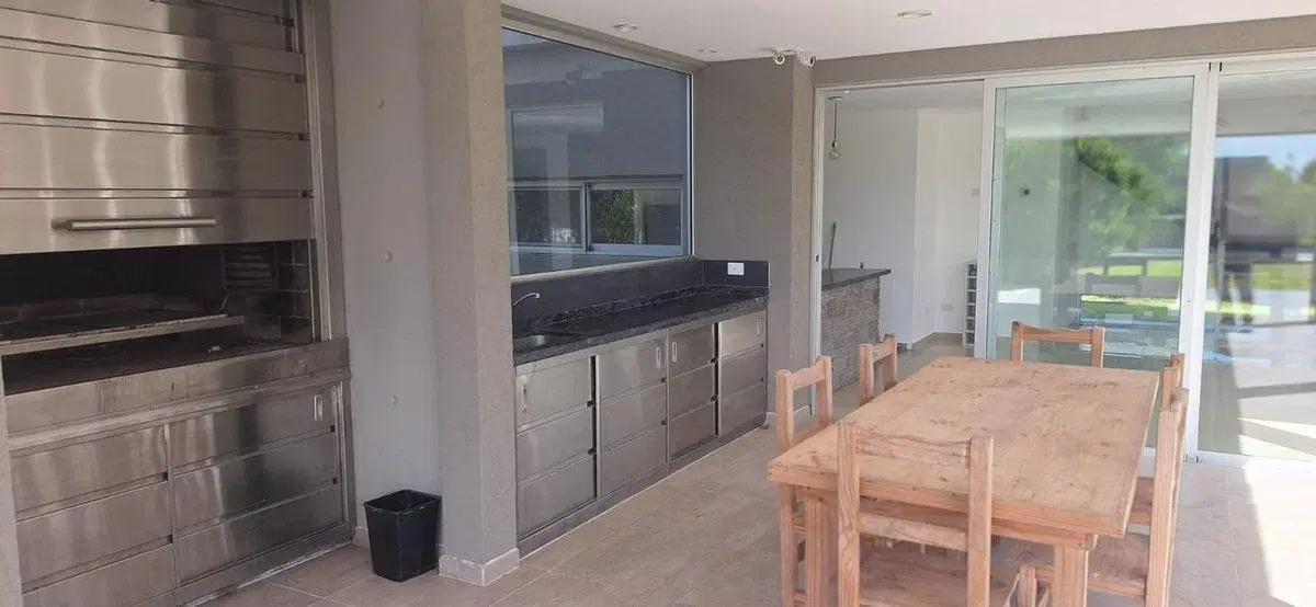CASA 3 DORM EN ALQUIL JARDIN PILETA MUELLE AL AGUA 3