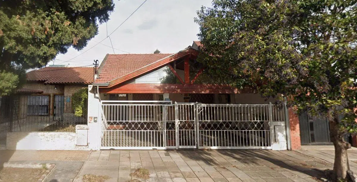 VENTA Casa Lanús pileta parrilla terraza 2 cochera 4
