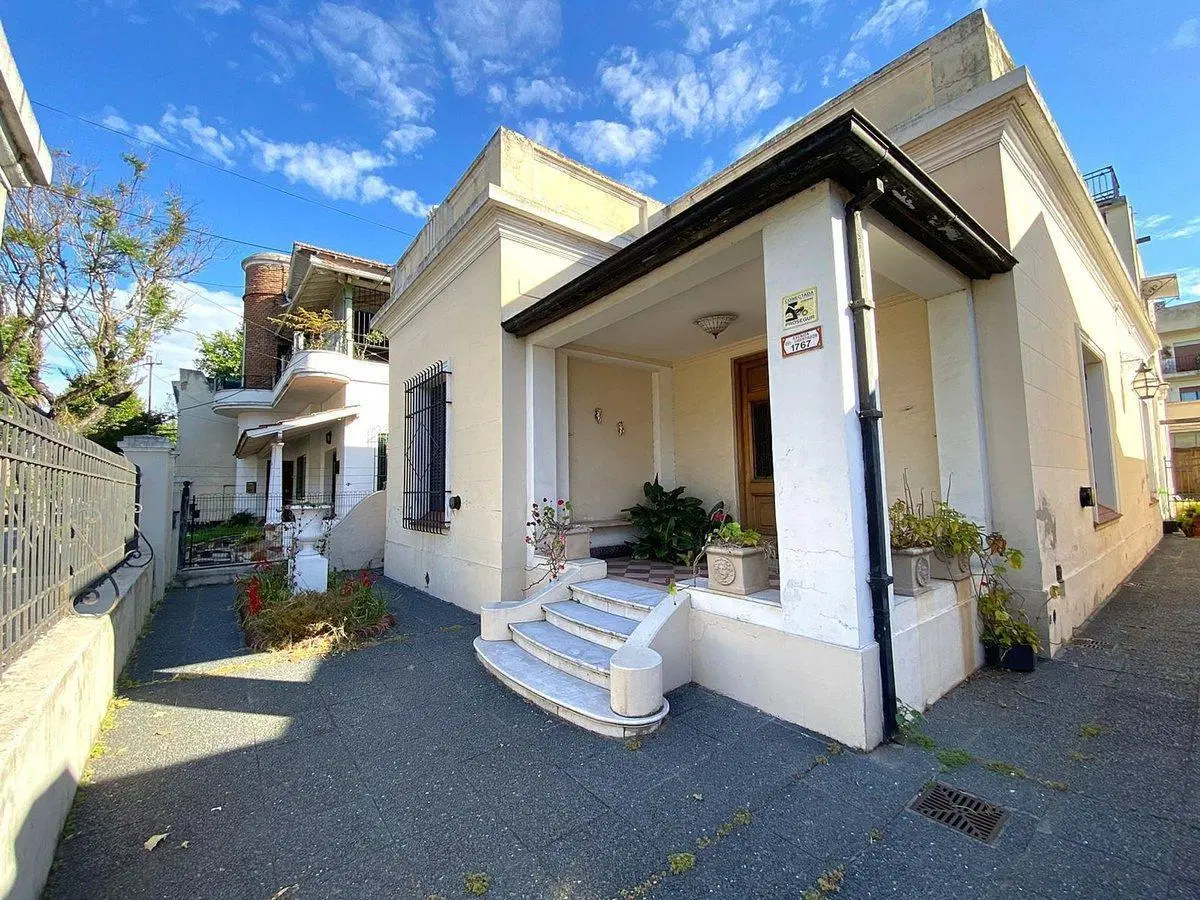 CASA VENTA C/ JARDIN Y TERRAZA COCHERAS QUINCHO 3