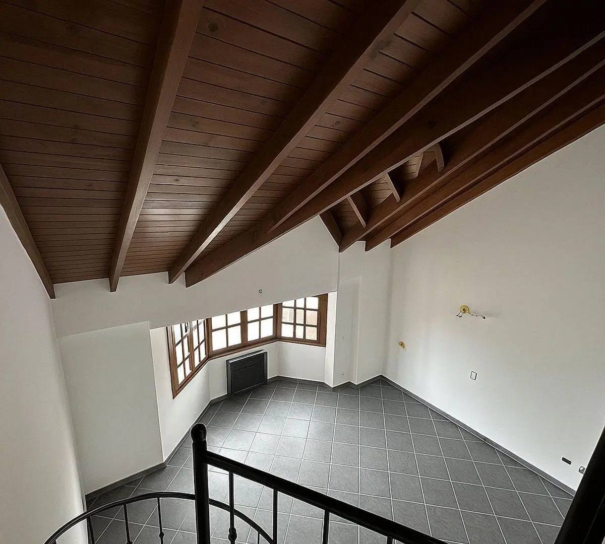 CASA TRIPLEX , Coch. 2 autos/ Quincho Zona Resid. 4