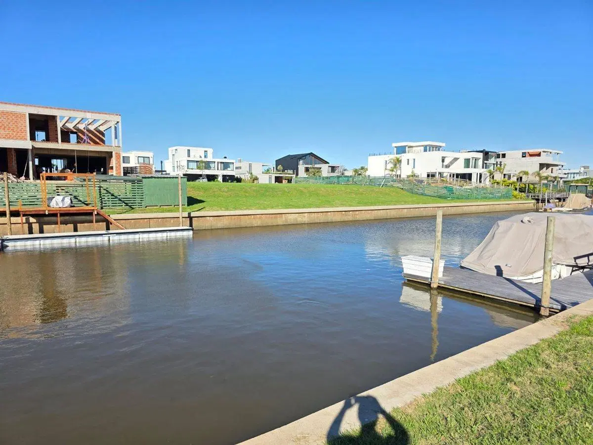 VENTA LOTE A LA LAGUNA EL YACHT NORDELTA 4