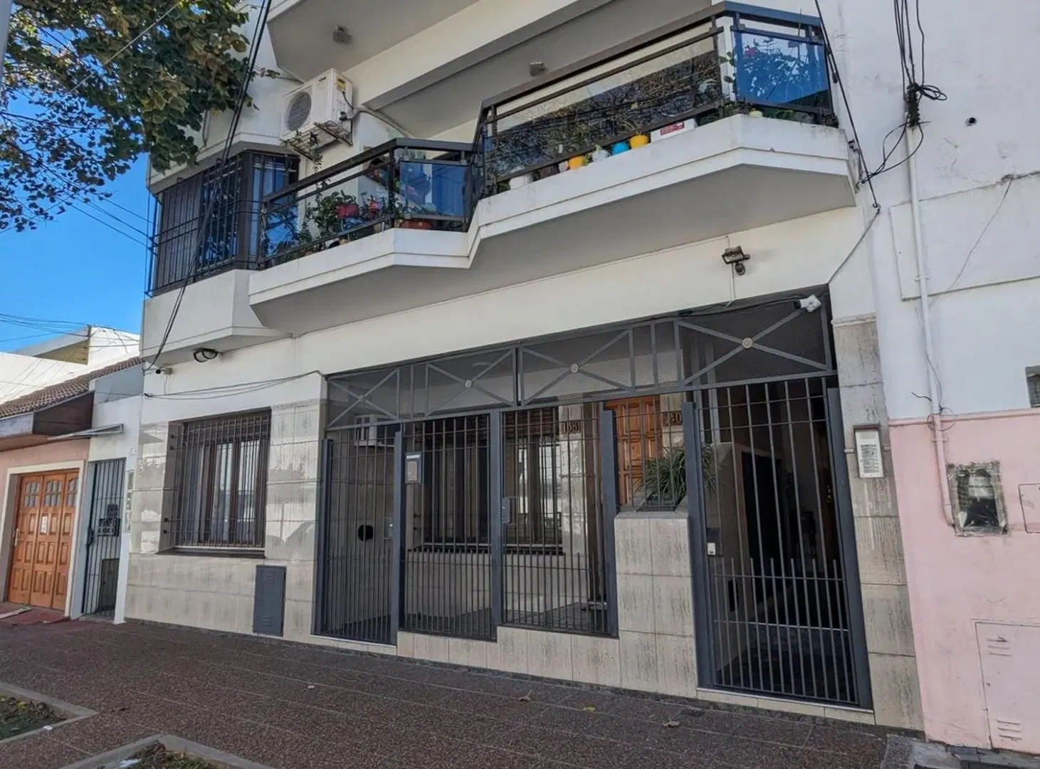 Dpto 3 Ambientes PB con Doble Patio WILDE CENTRO 2