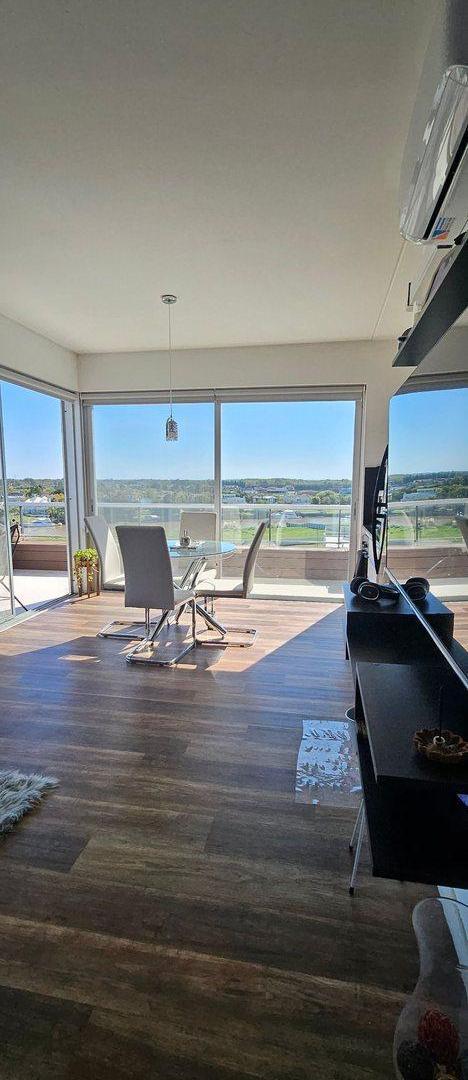 Foto de VENTA 2 AMB CON TERRAZA AL RIO/COCHERA/BAULERA, imagen 1