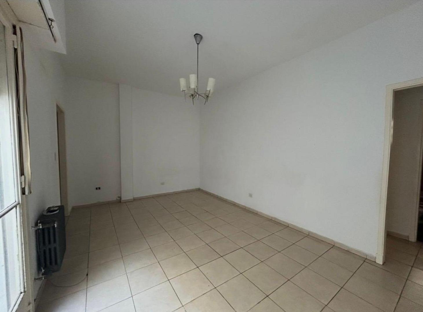 Foto de DEPTO 2 AMB VENTA ALMAGRO c/2 patios y BAULERA, imagen 4