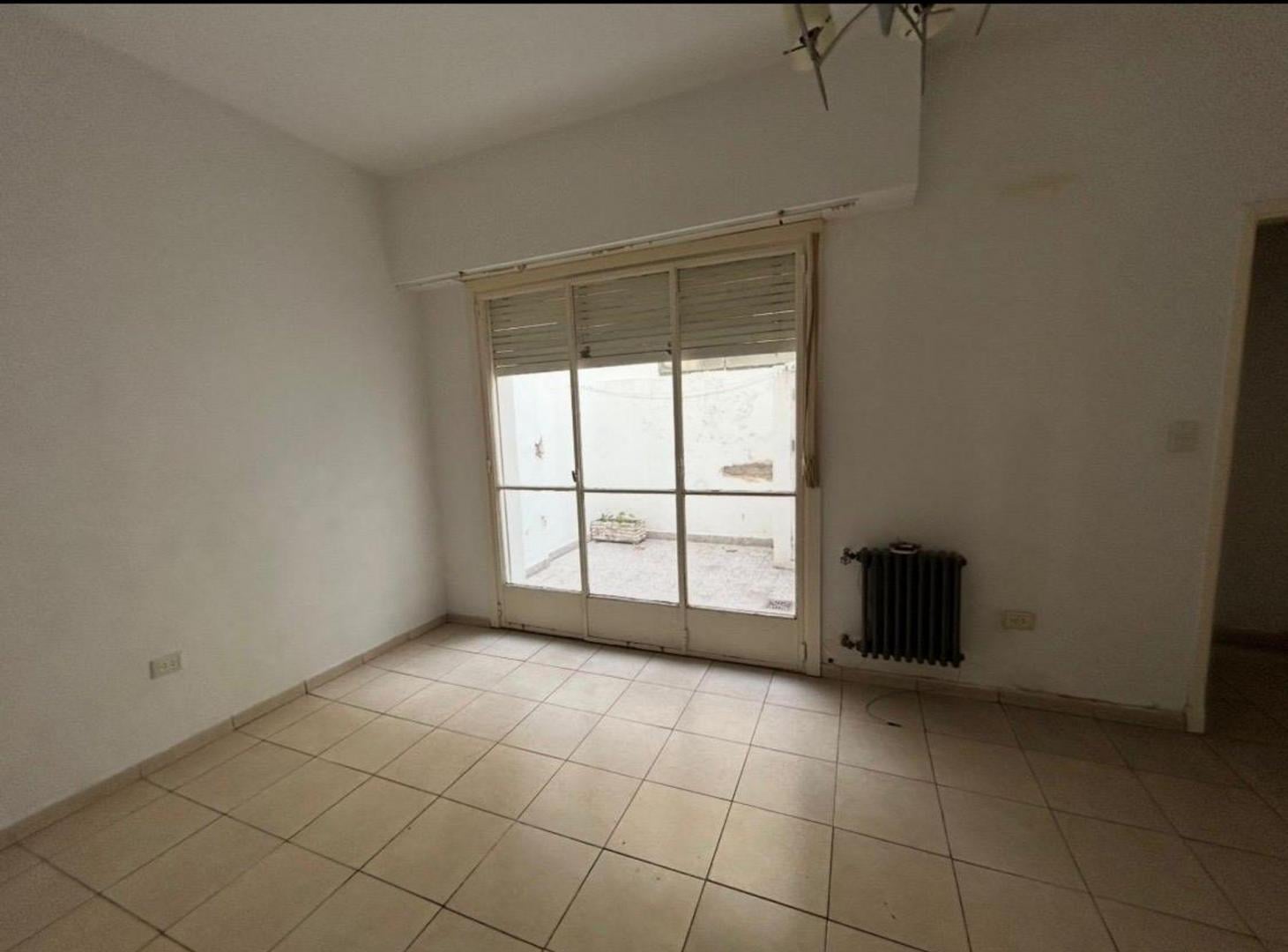 Foto de DEPTO 2 AMB VENTA ALMAGRO c/2 patios y BAULERA, imagen 3