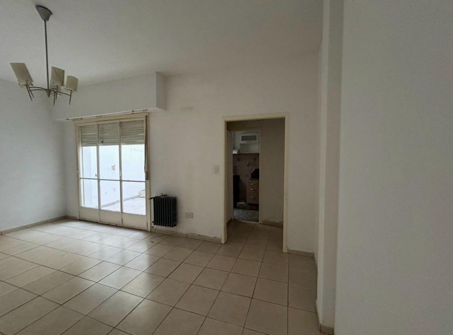 Foto de DEPTO 2 AMB VENTA ALMAGRO c/2 patios y BAULERA, imagen 5