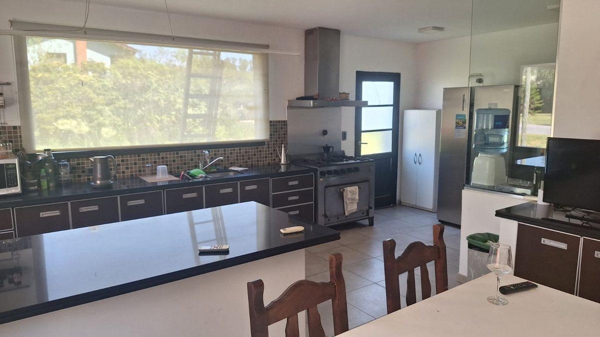 Foto de VENTA CASA BARRIO C.U.B.E. 4 DORM QUINCHO PILETA, imagen 5