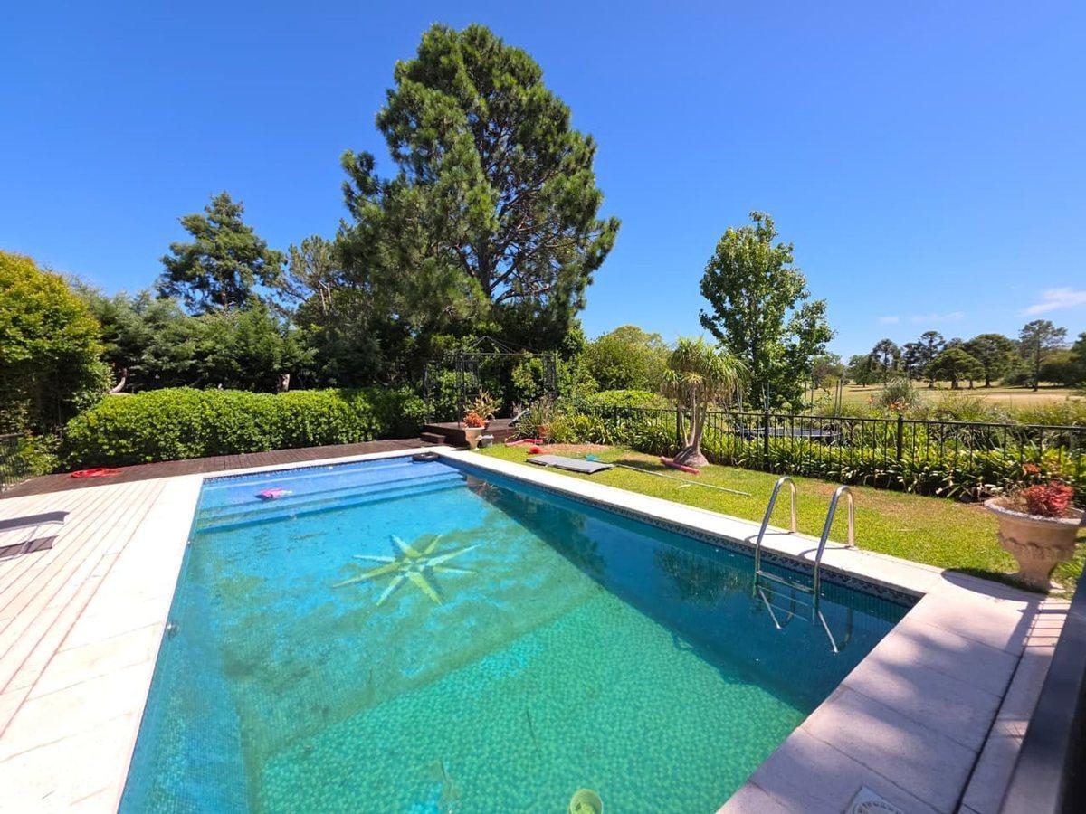Foto de VENTA CASA 6 AMB CLUB DE CAMPO HACOAJ LOTE 1000 M2, imagen 2