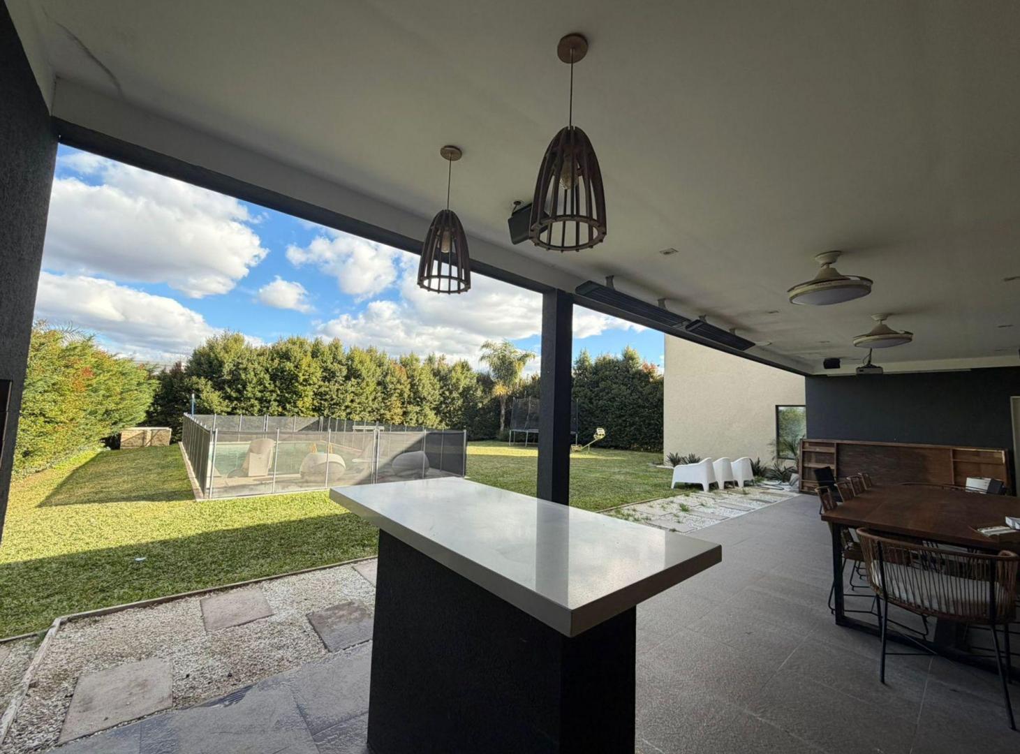 Foto de CASA 4 AMB EN VENTA BARRIO SAN MATIAS C/PILETA, imagen 2