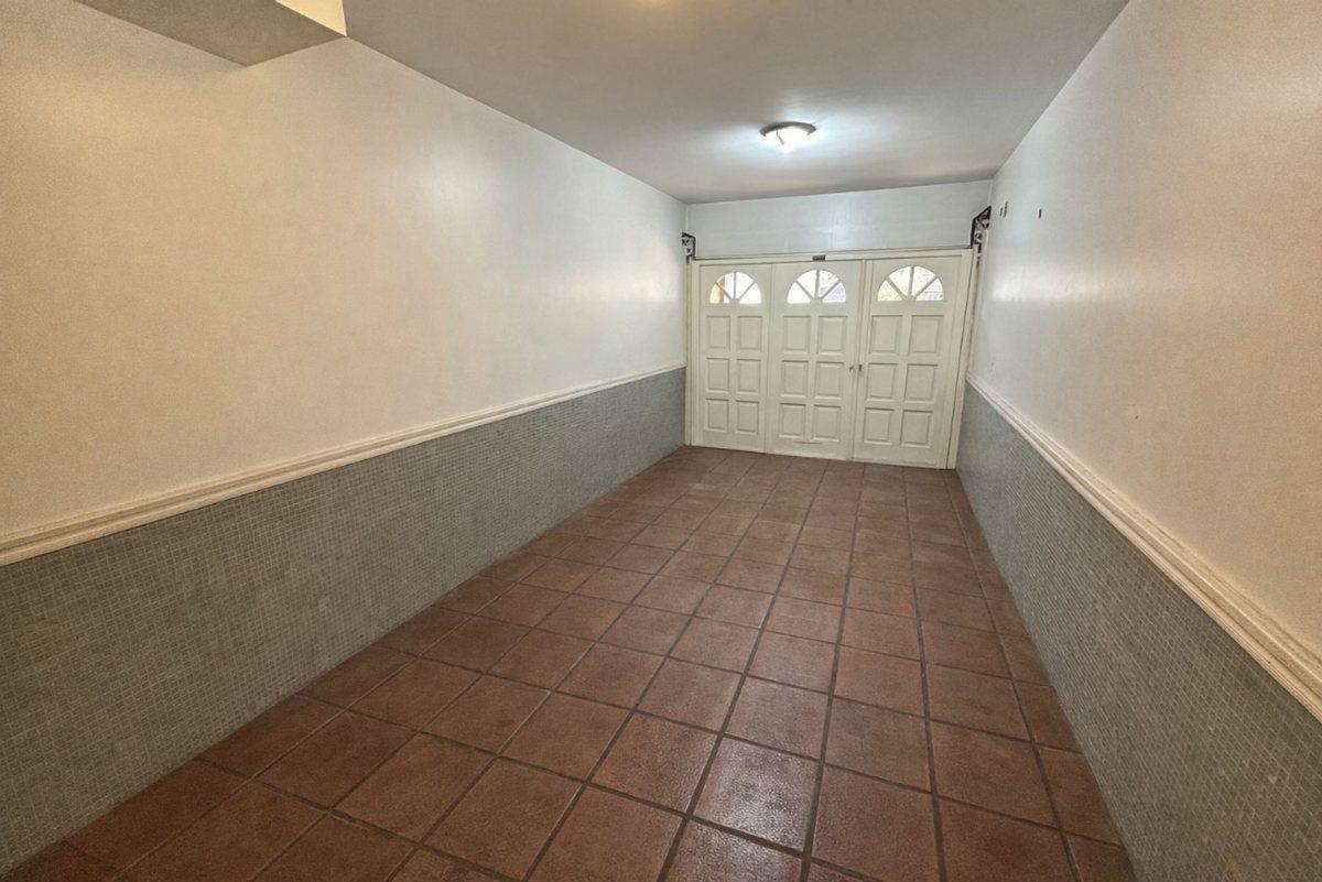 Foto de Casa en venta 5 Amb en Villa Sarmiento c/pileta, imagen 2