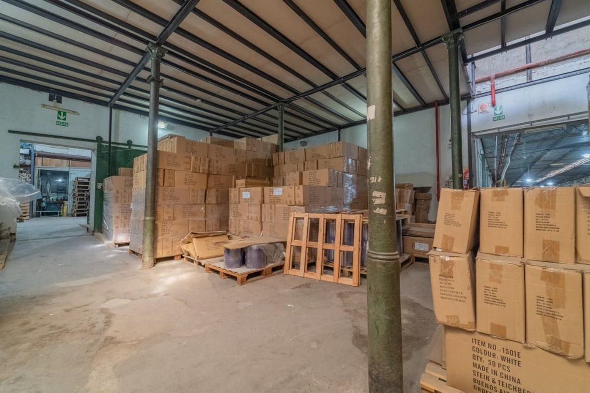Foto de UNICO EN CABA 3 DEPOSITOS / TERRENOS unificados, imagen 1