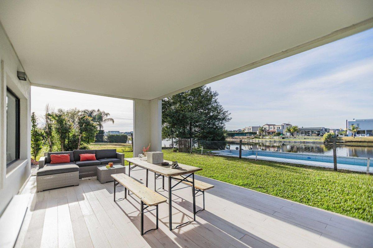 Foto de CASA UNA PLANTA VENTA EN B. SAN FRANCISCO AL AGUA, imagen 1