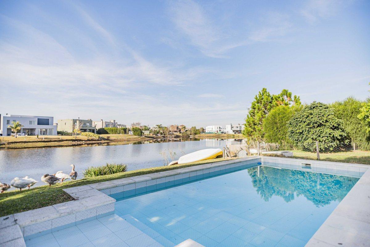Foto de CASA UNA PLANTA VENTA EN B. SAN FRANCISCO AL AGUA, imagen 2