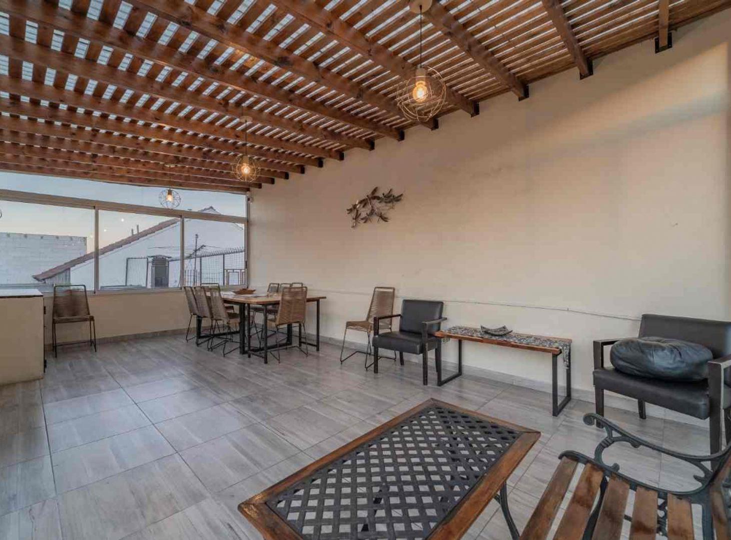 Foto de VENTA PH ÚNICO 3 pisos Terraza/Quincho/Cuarto ind, imagen 4