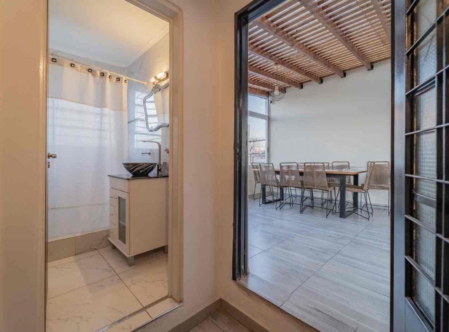 Foto de VENTA PH ÚNICO 3 pisos Terraza/Quincho/Cuarto ind, imagen 5